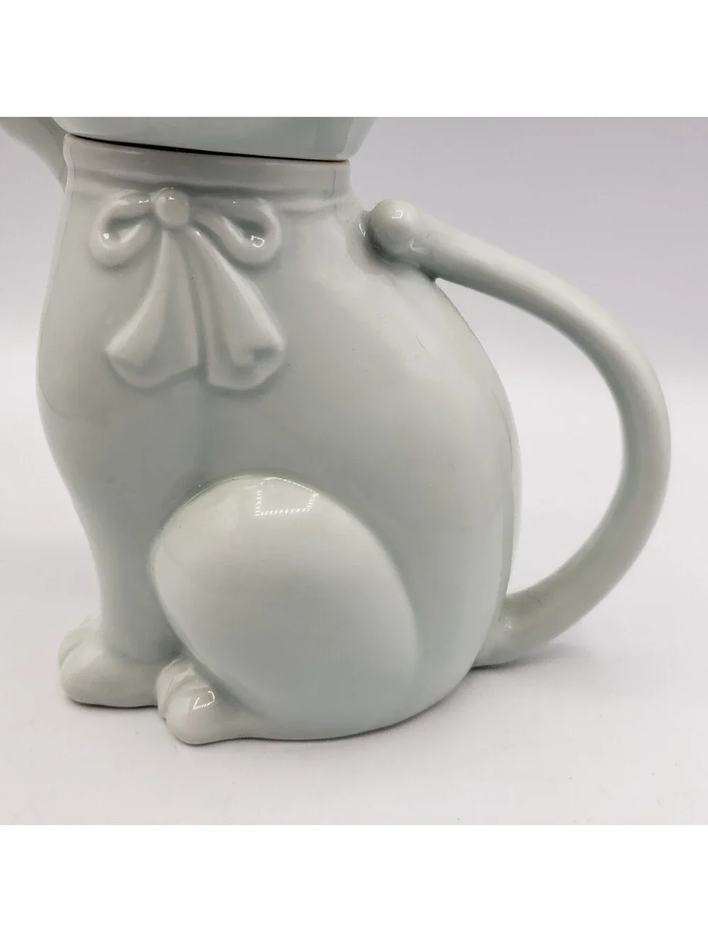 Takahashi Kitty Cat Porcelain Teapot Light Celadon Green Kitten